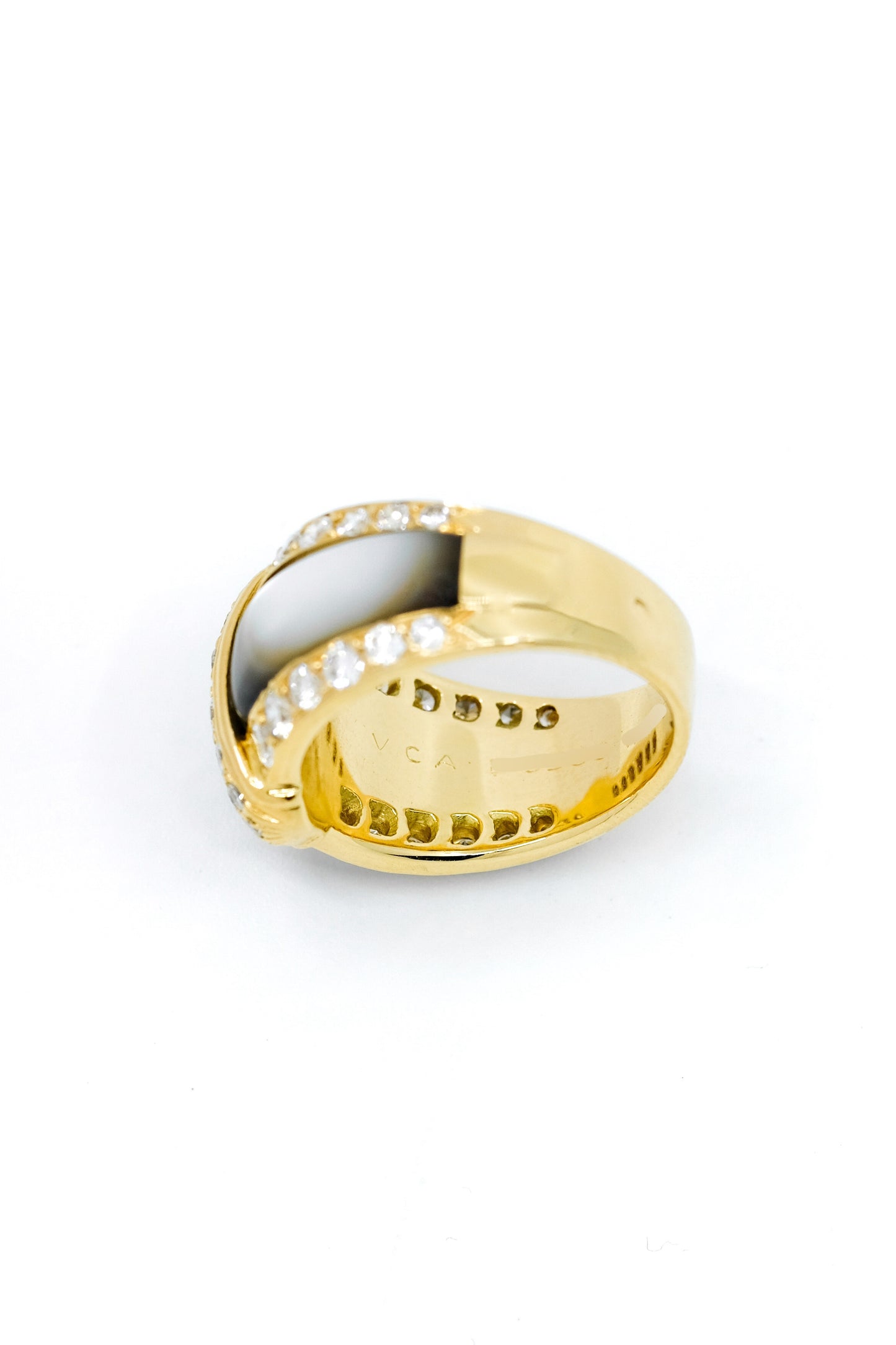 Van Cleef & Arpels Ring Yellow gold, Gray mother-of-pearl and Diamonds - c. 1980