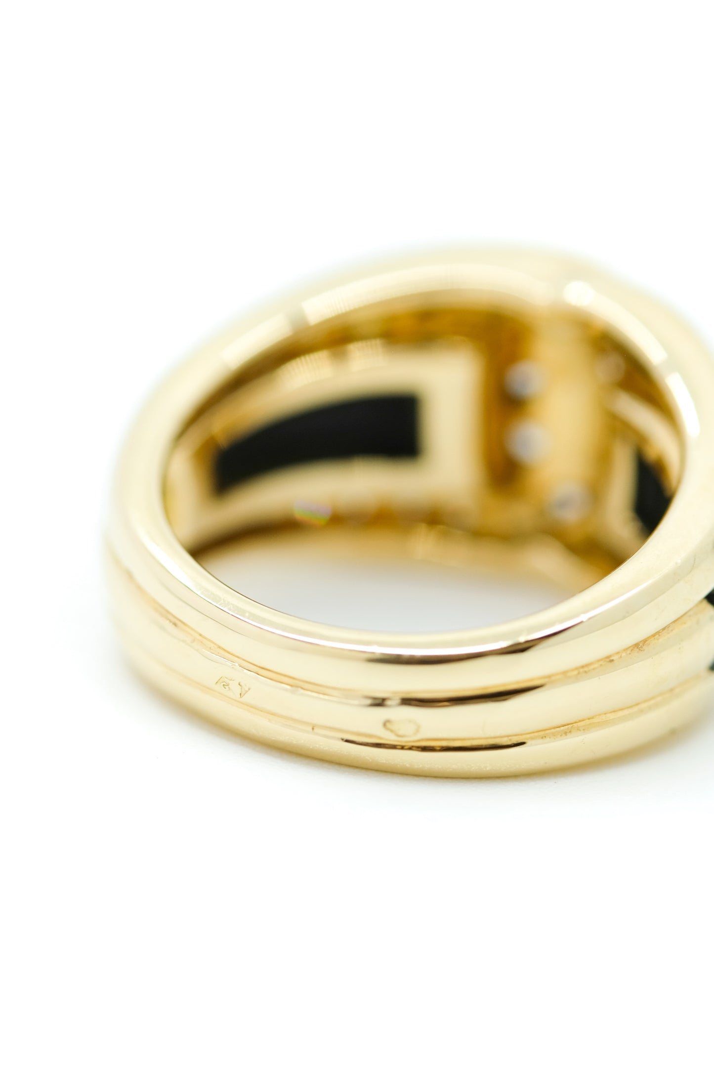 Van Cleef & Arpels Yellow gold, Onyx & Diamond ring - c. 1980