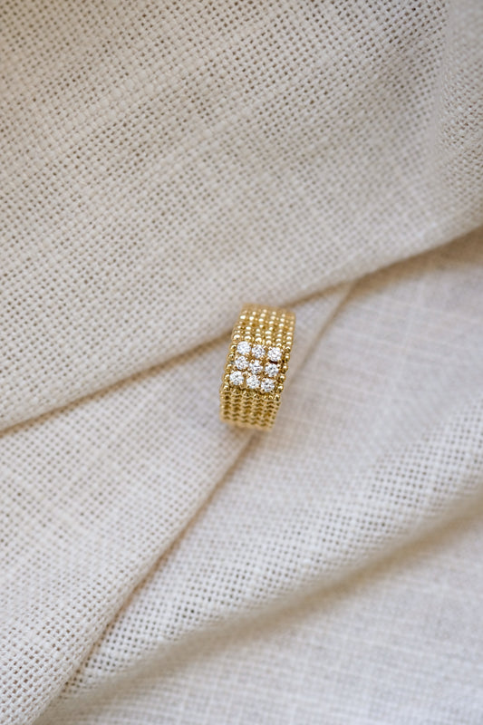 Ring "Queen" - "Pearl" yellow gold & Diamonds