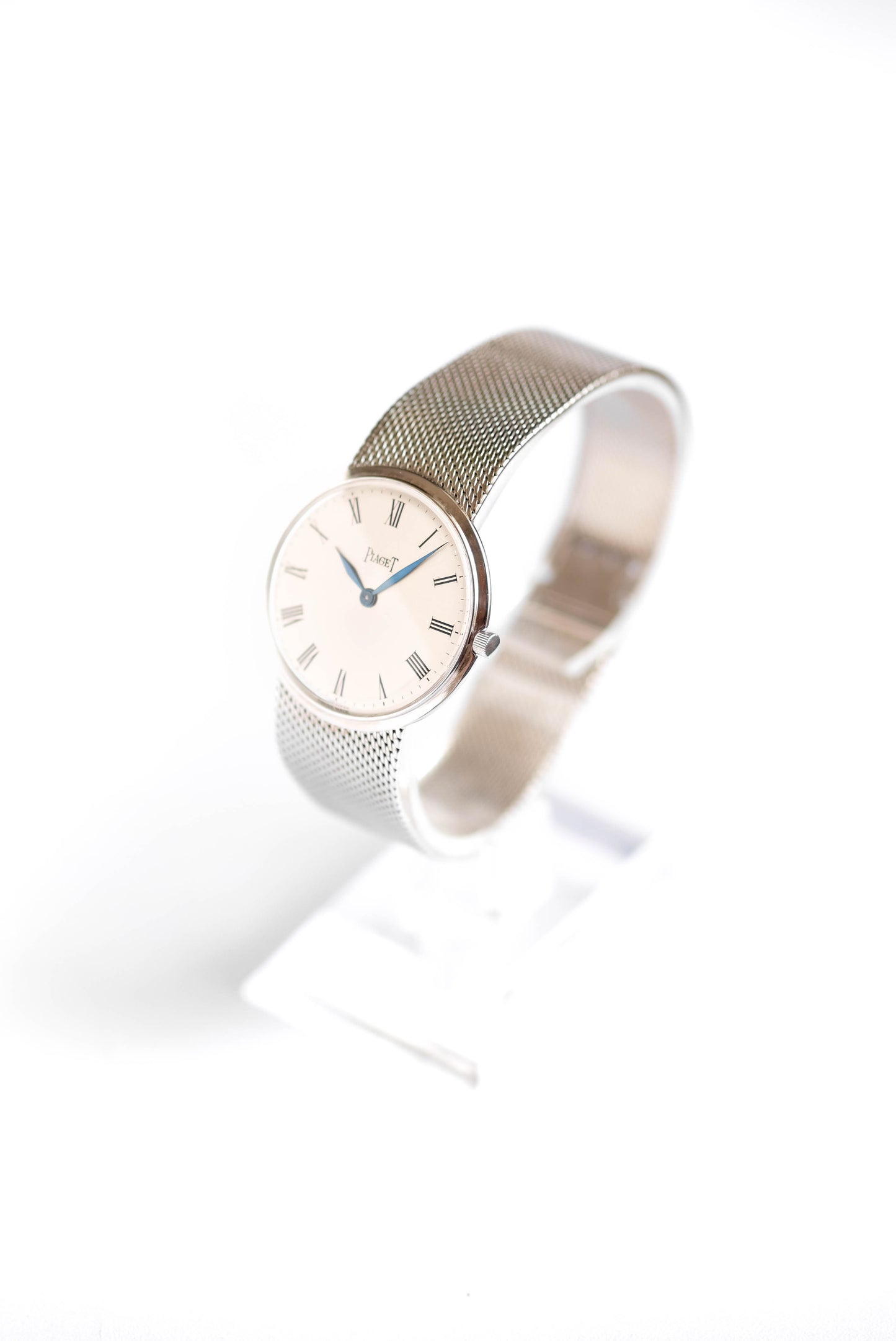 Piaget ref. 0902 White Gold Mechanical - c. 1970 (papers & pouch)