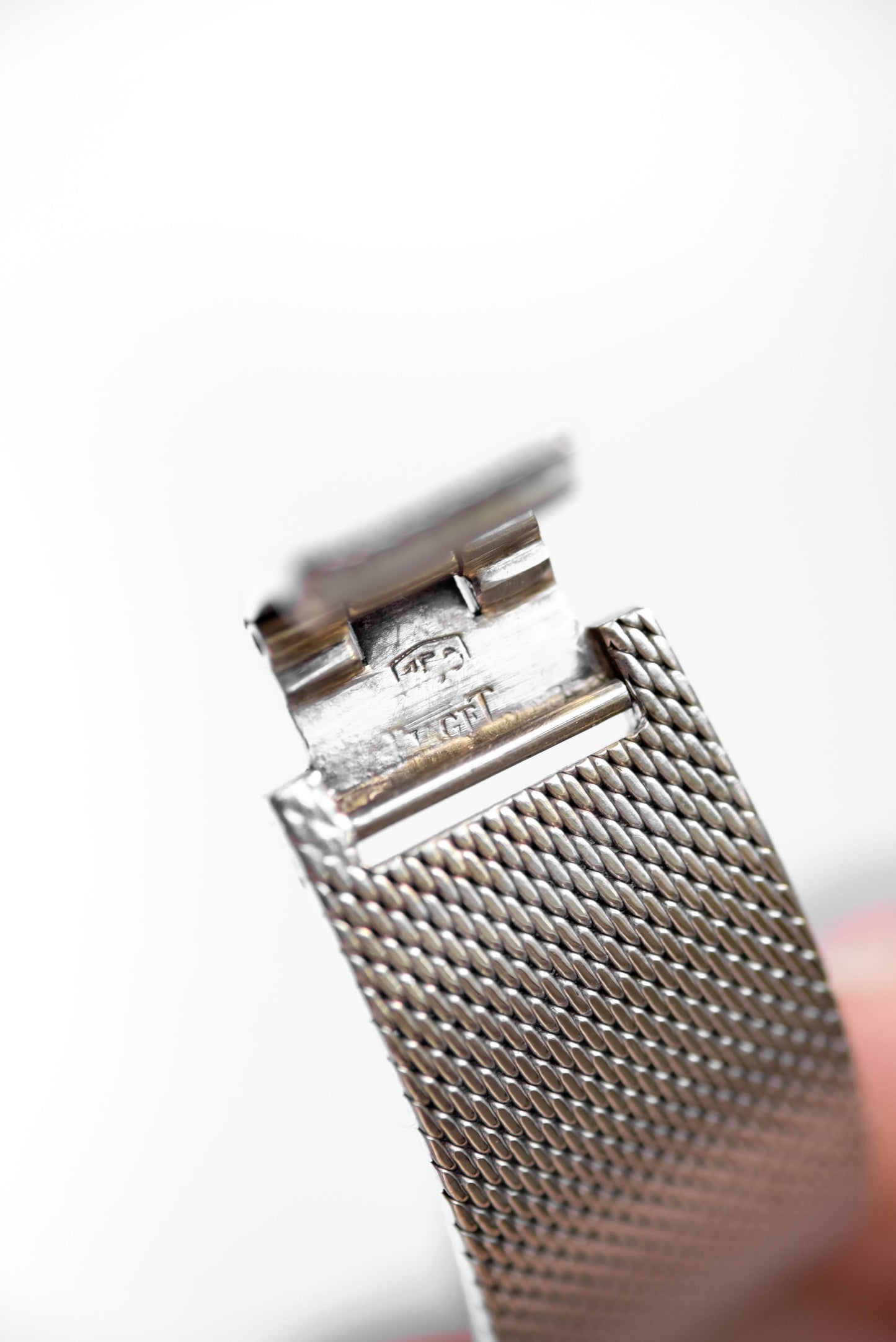 Piaget ref. 0902 White Gold Mechanical - c. 1970 (papers & pouch)