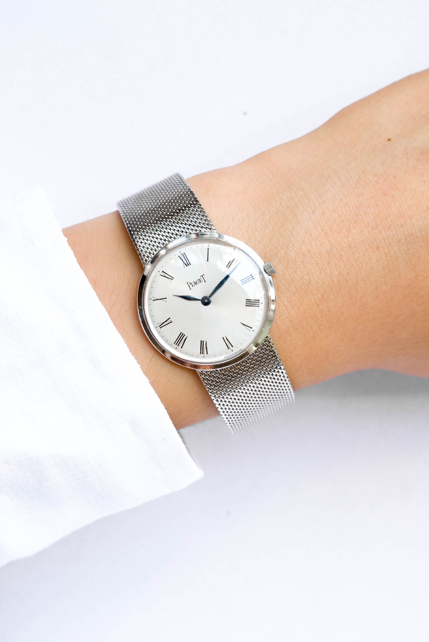 Piaget ref. 0902 White Gold Mechanical - c. 1970 (papers & pouch)